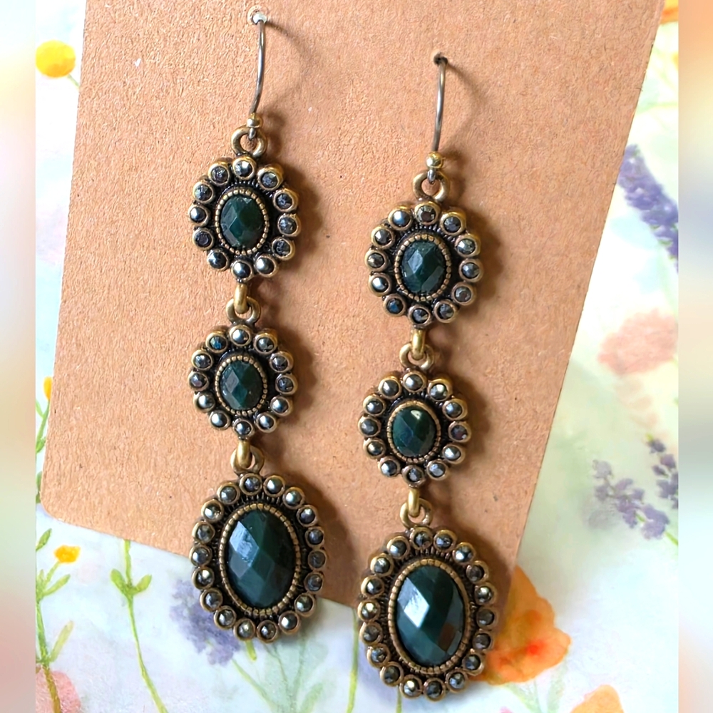 Elegant Green and Gold Color Dangle Earrings